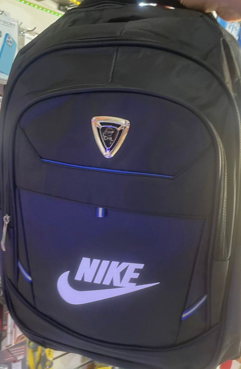 Mochila  nike  45cm comprimento , 32 de largura