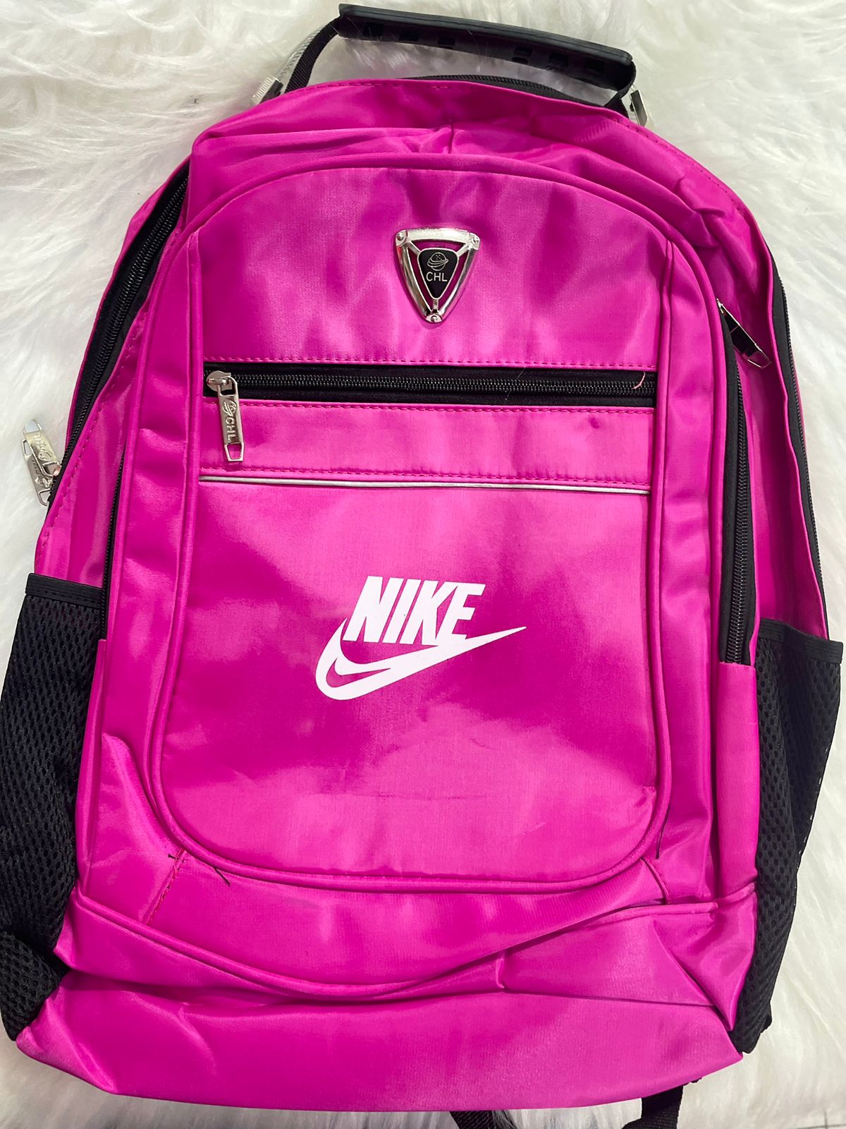Mochila  rosa 45cm comprimento , 32 de largura