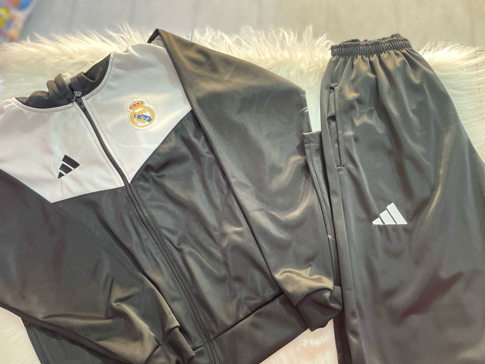 Conjunto forrado real madrid tamanho 16